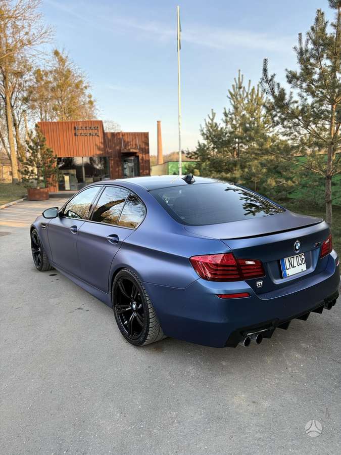 BMW M5, 4.4 l., Седан