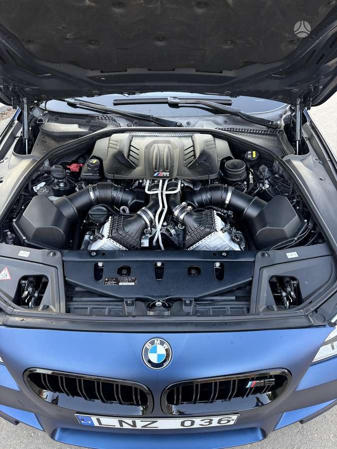BMW M5, 4.4 l., Седан