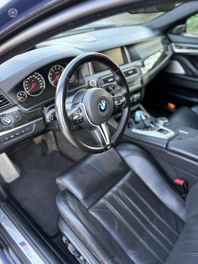 BMW M5, 4.4 l., Седан