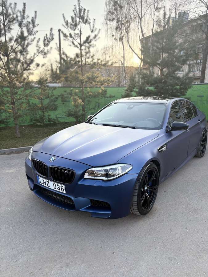 BMW M5, 4.4 l., Седан