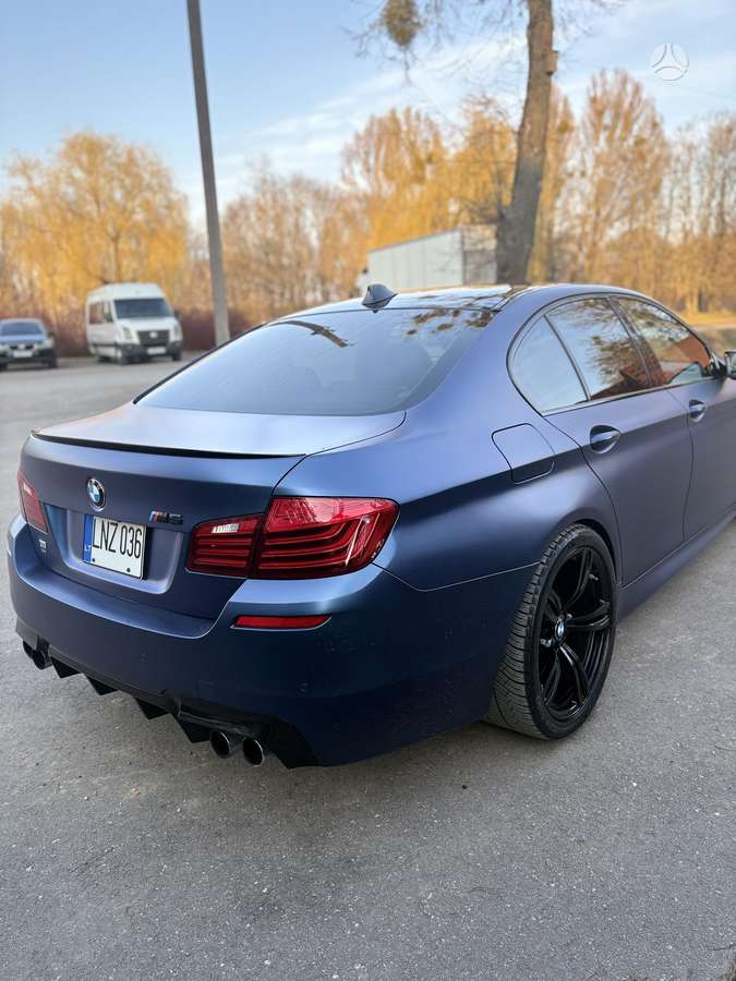 BMW M5, 4.4 l., Седан