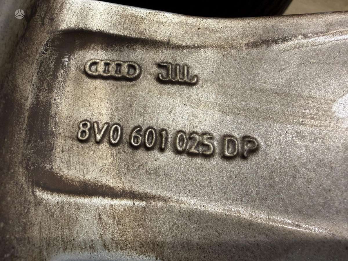 Audi A3 su žiem. padangomis, легкосплавные , R17