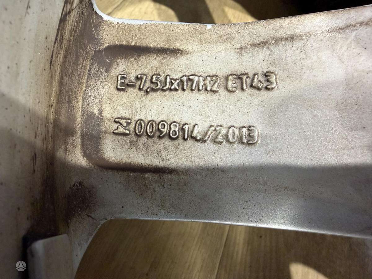 Audi A3 su žiem. padangomis, легкосплавные , R17