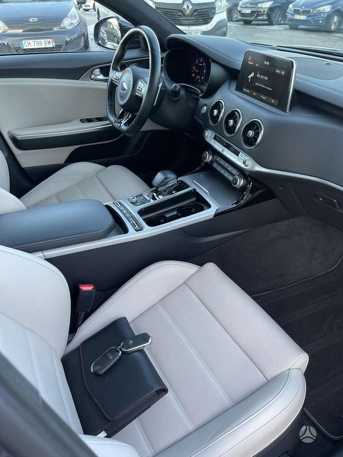 Kia Stinger, 2.2 l., hatchback