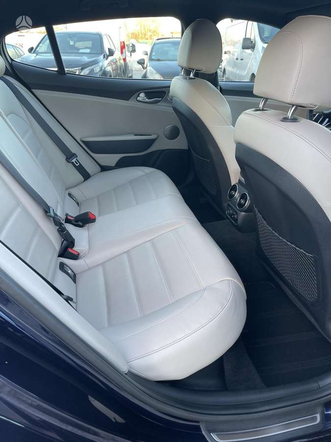 Kia Stinger, 2.2 l., hatchback