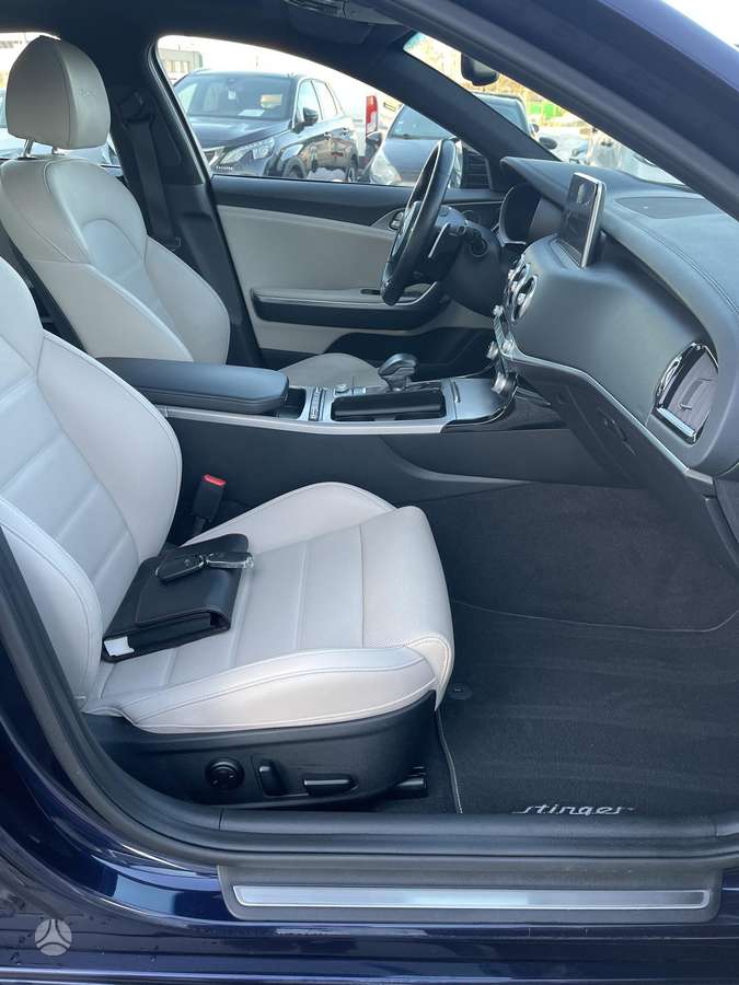 Kia Stinger, 2.2 l., Хэтчбек