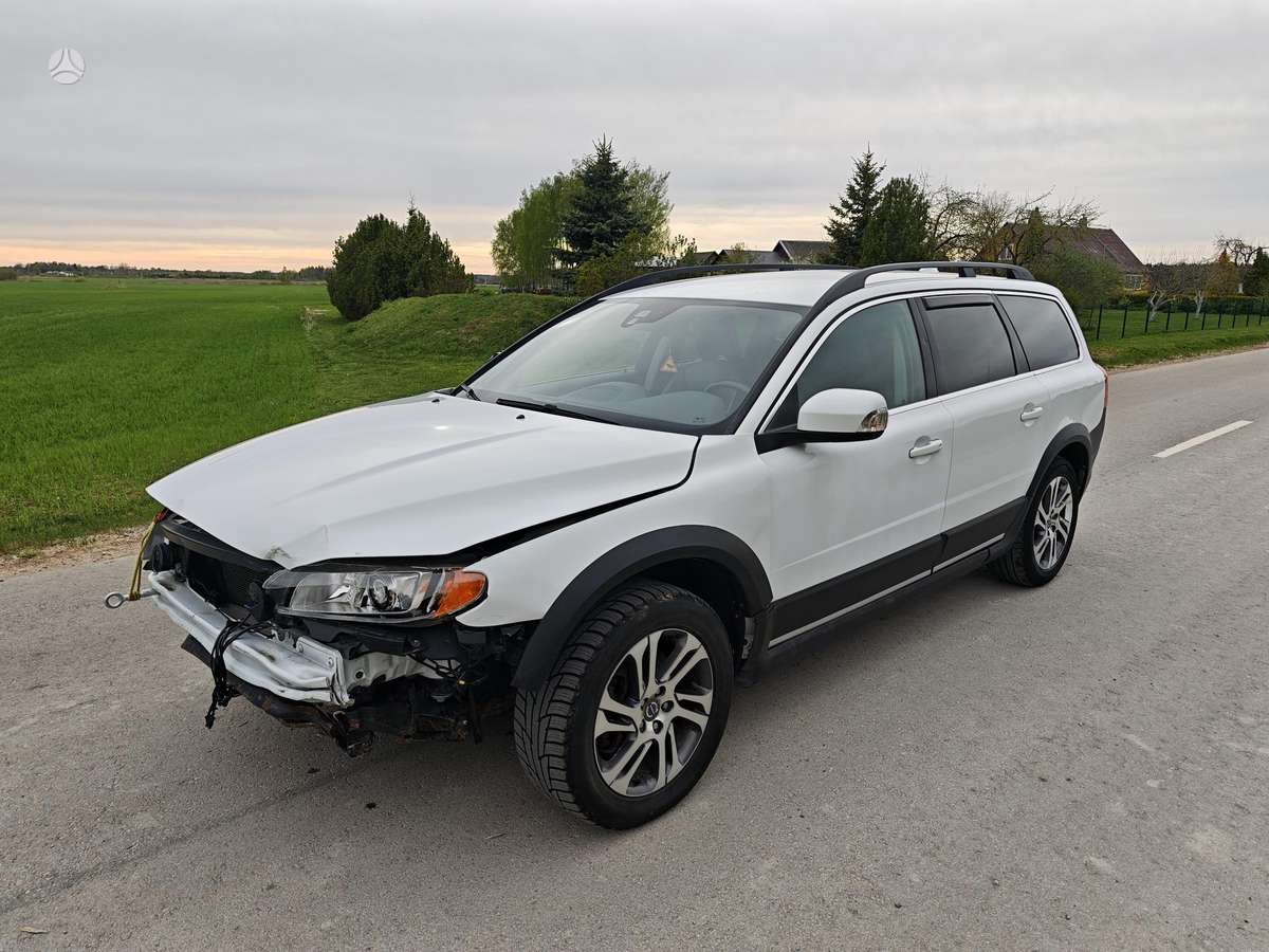 Volvo XC70, 2.4 l., wagon