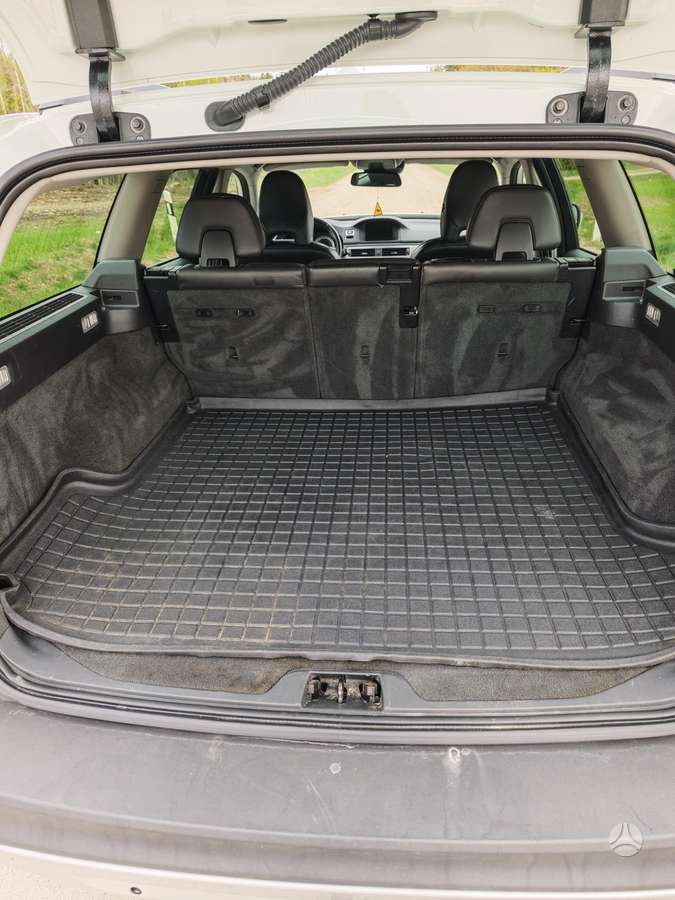Volvo XC70, 2.4 l., wagon
