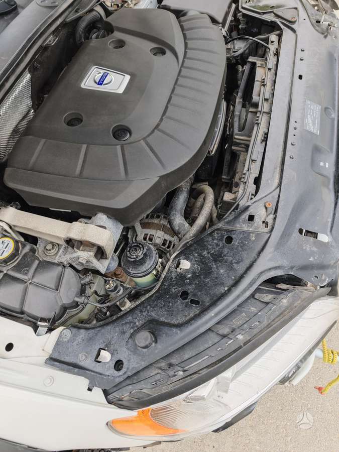 Volvo XC70, 2.4 l., wagon