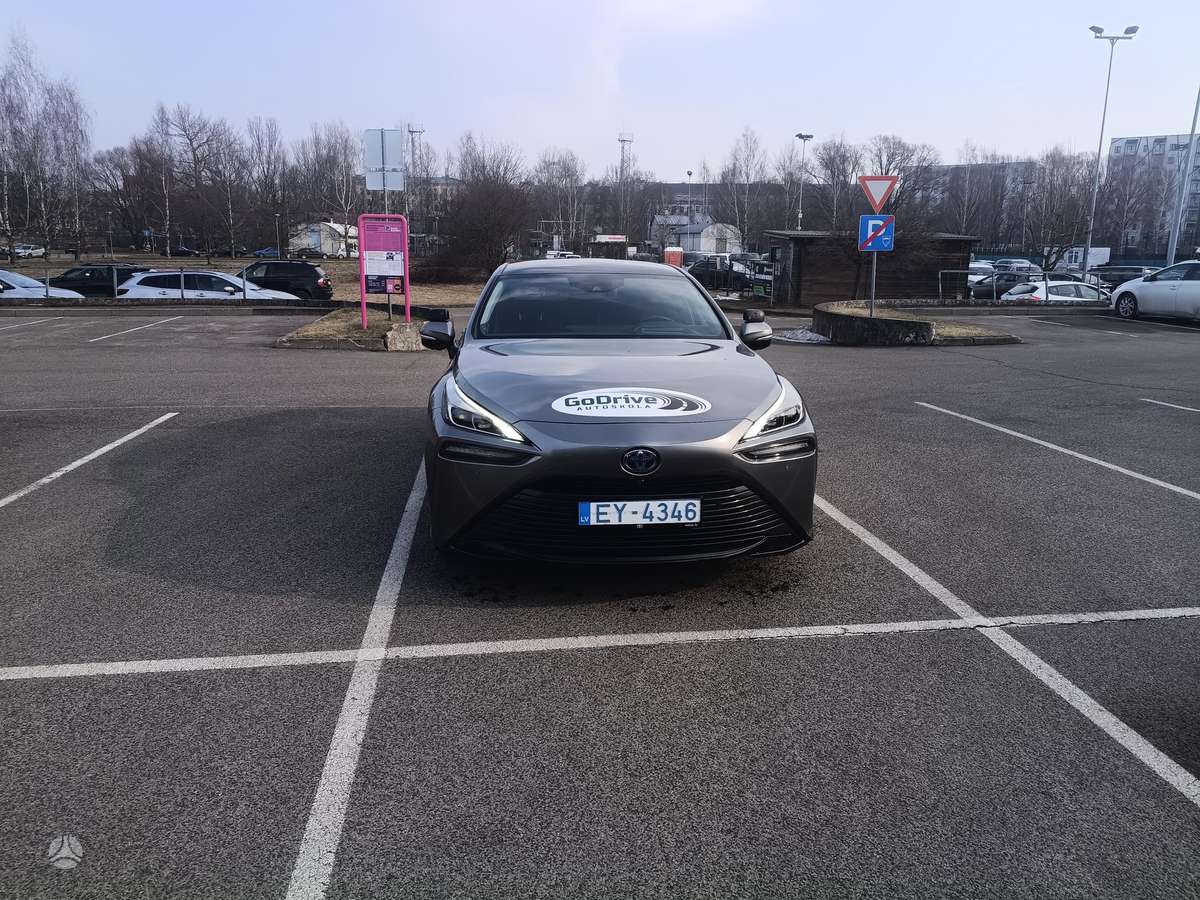 Toyota Mirai - 12