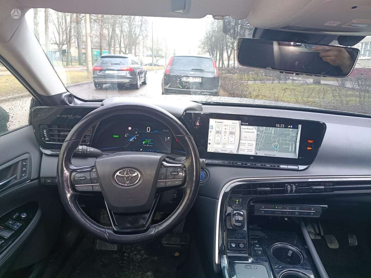 Toyota Mirai - 2