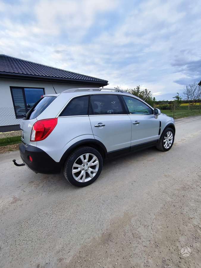 Opel Antara, 2.2 l., off-road / crossover