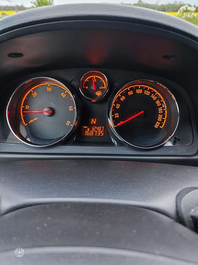 Opel Antara, 2.2 l., off-road / crossover