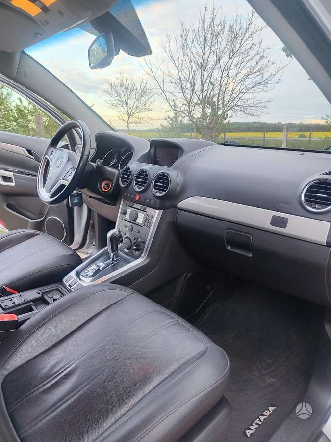 Opel Antara, 2.2 l., off-road / crossover