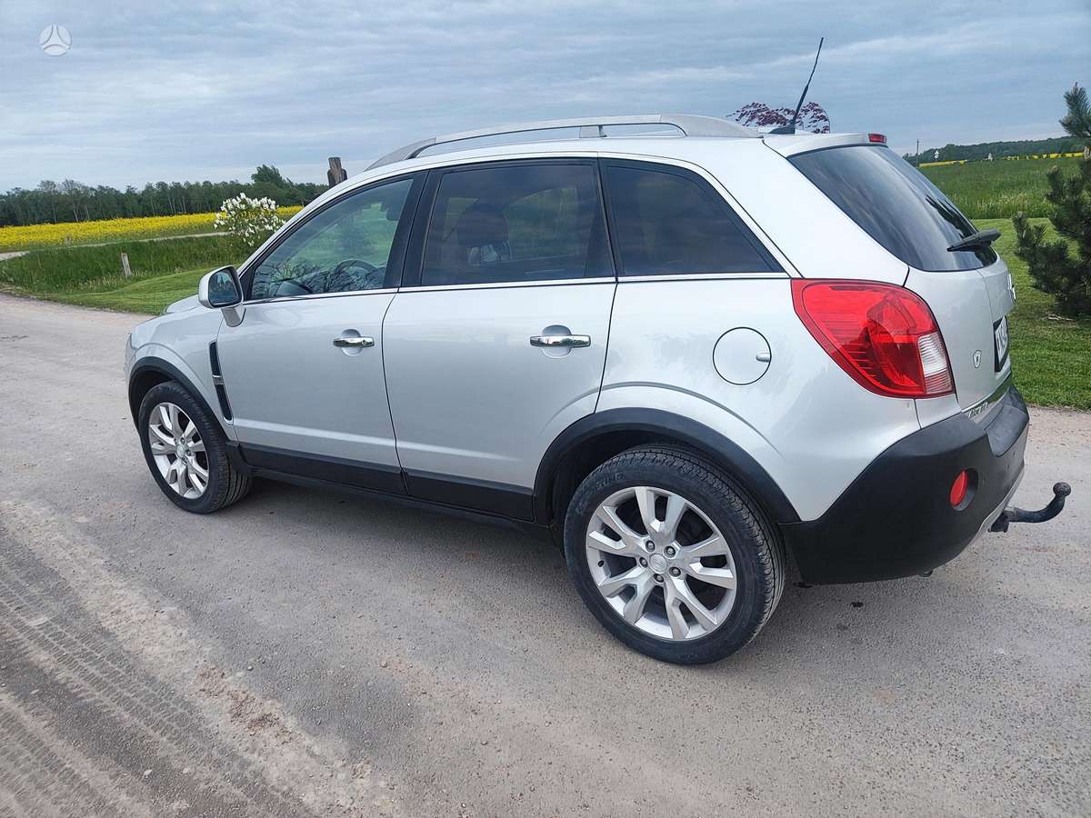 Opel Antara, 2.2 l., off-road / crossover