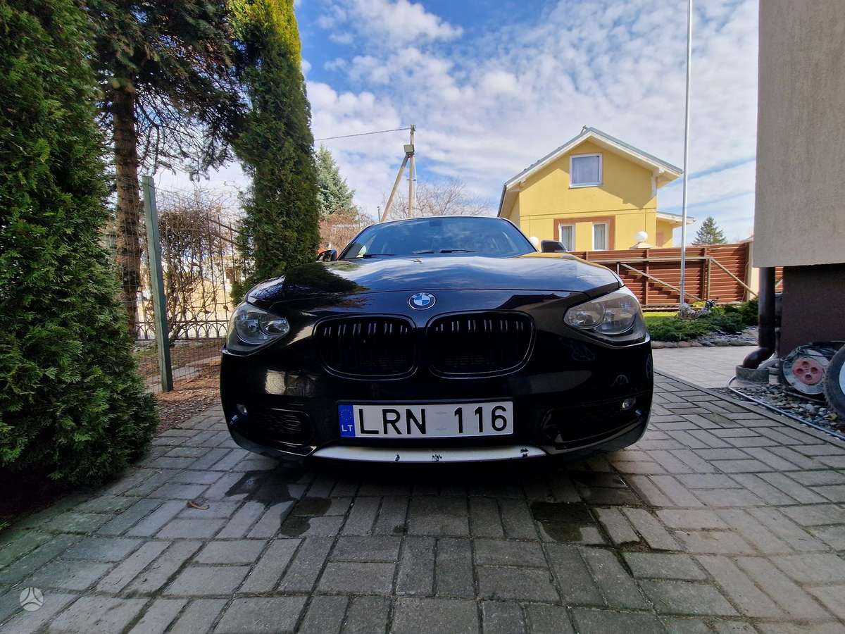 BMW 116, 2.0 l., hatchback