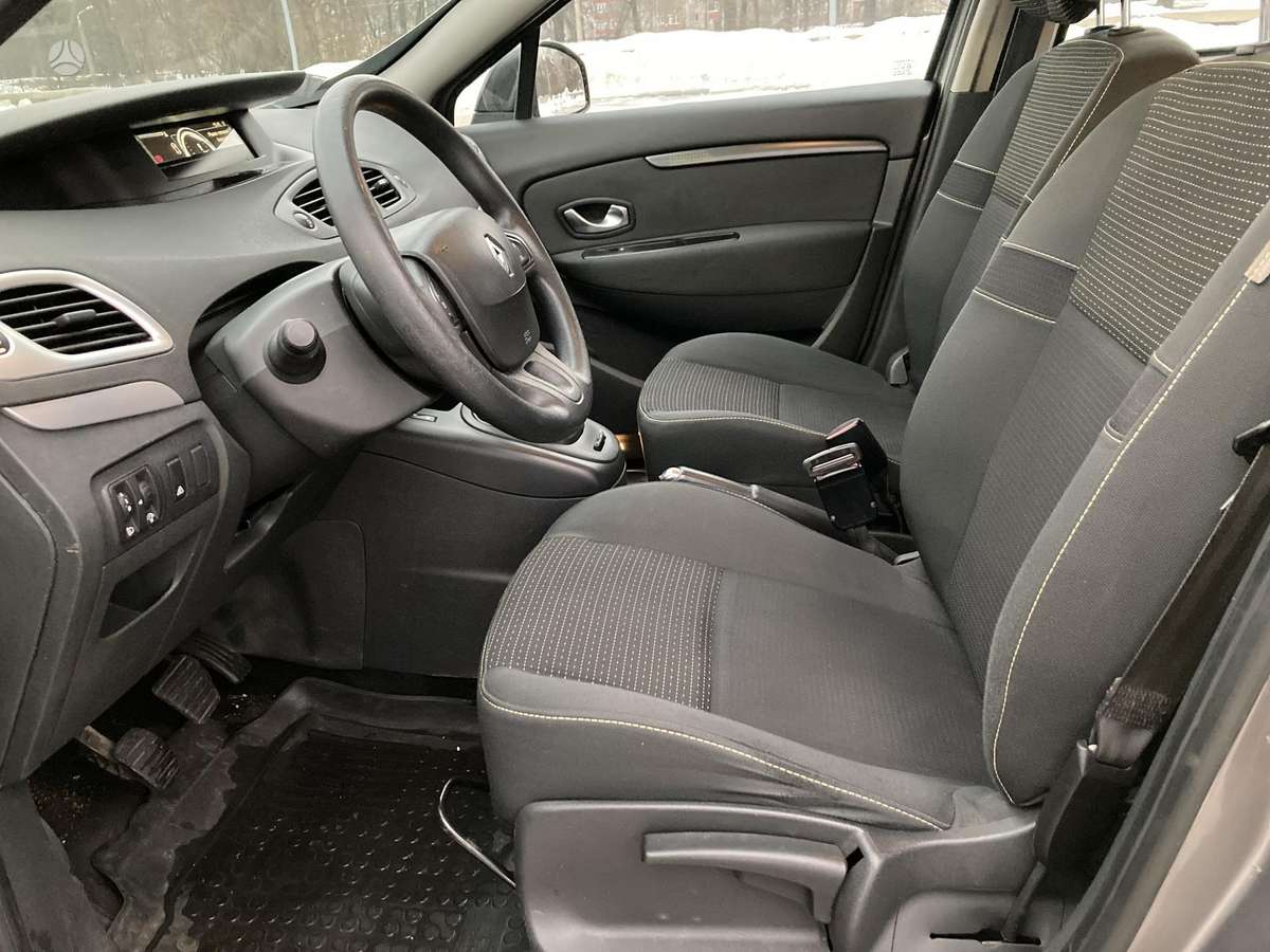 Renault Grand Scenic - 9