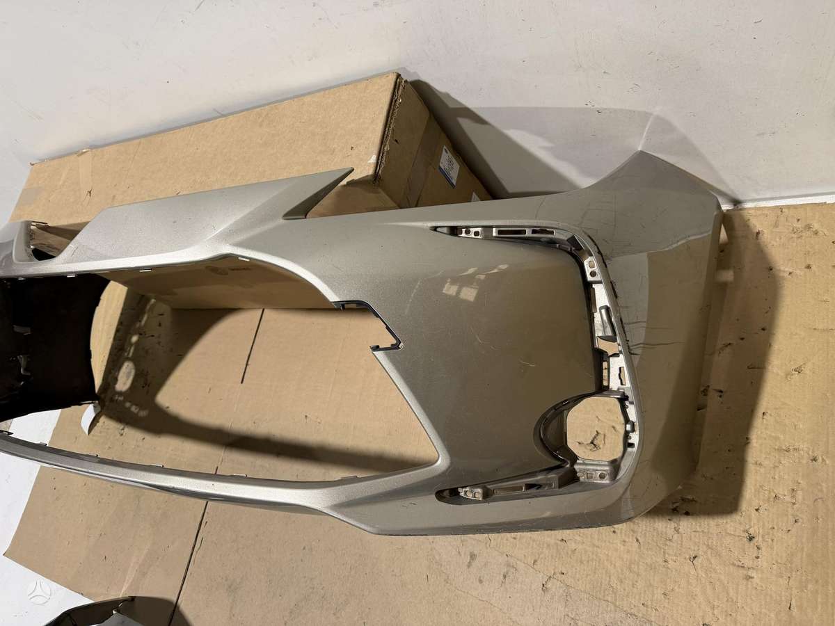 Toyota Corolla Bamperiai versiją sedanas