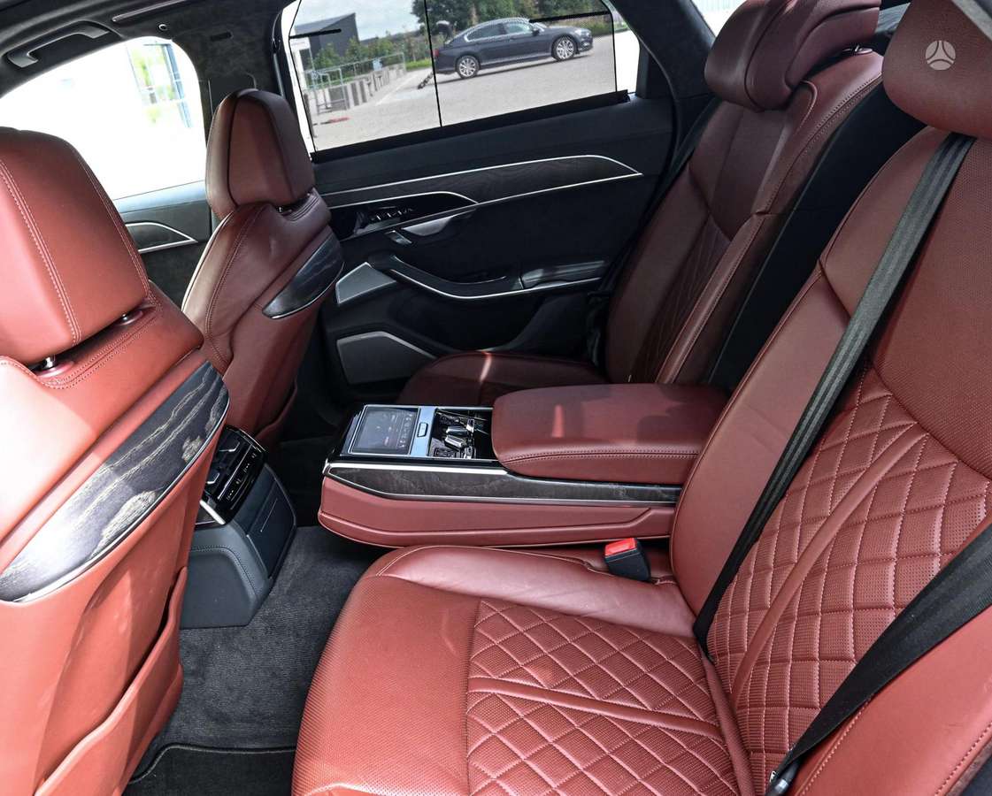 Audi S8, 4.0 l., sedanas
