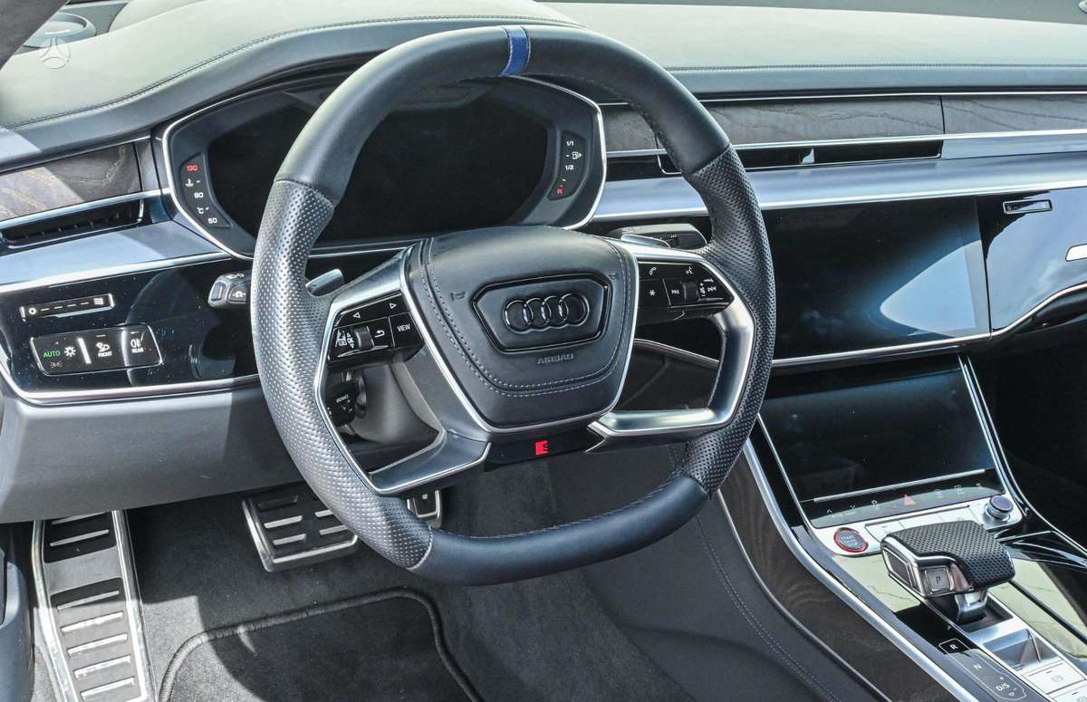 Audi S8, 4.0 l., saloon / sedan