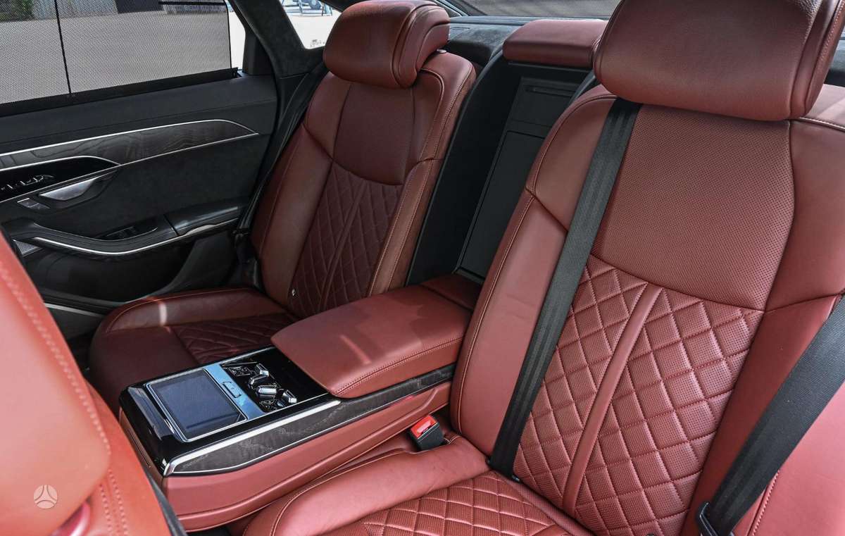 Audi S8, 4.0 l., sedanas