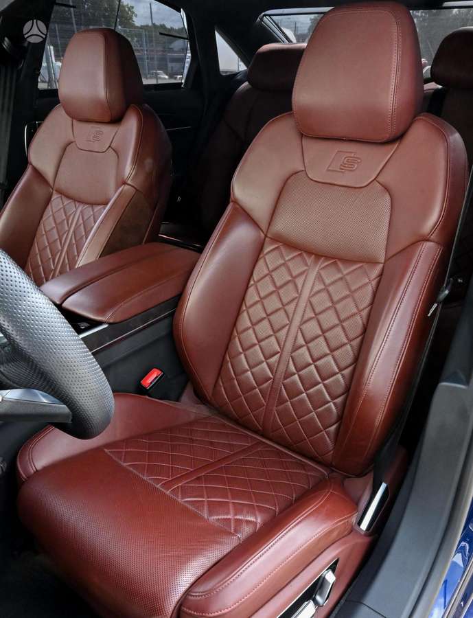 Audi S8, 4.0 l., saloon / sedan