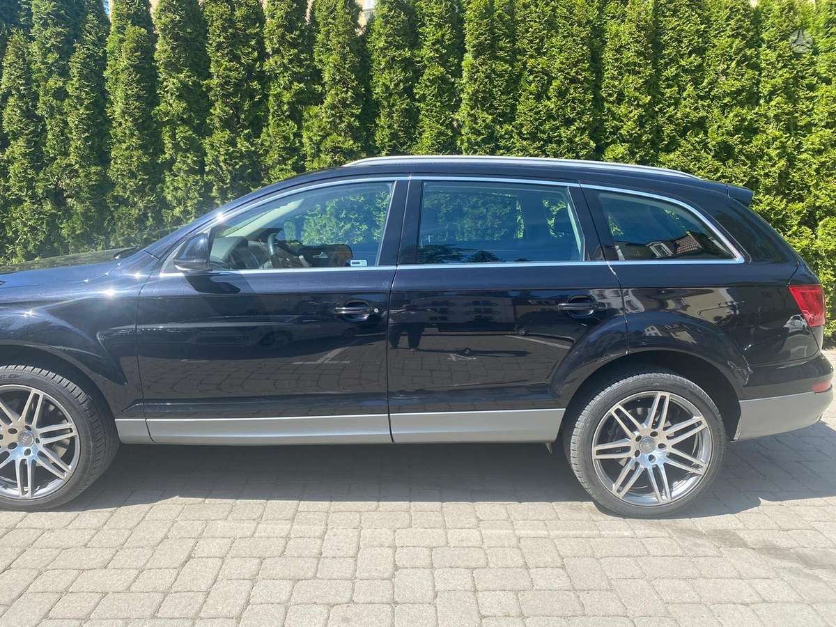Audi Q7, 3.0 l., off-road / crossover