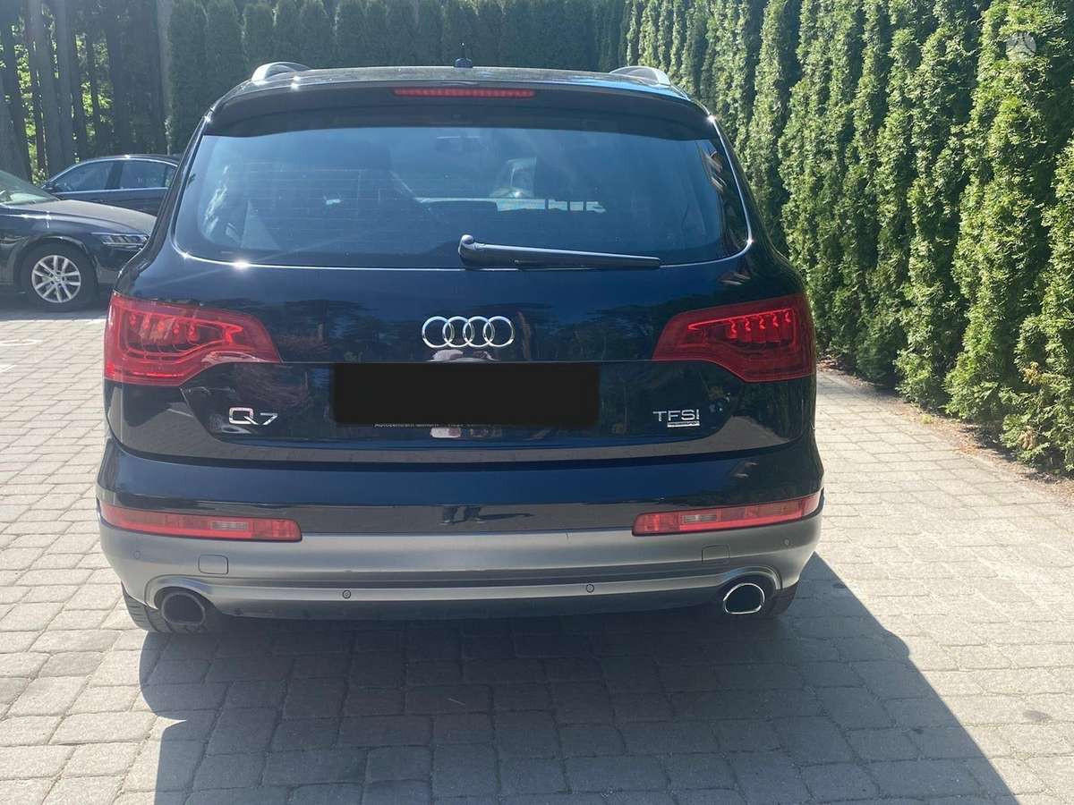 Audi Q7, 3.0 l., off-road / crossover