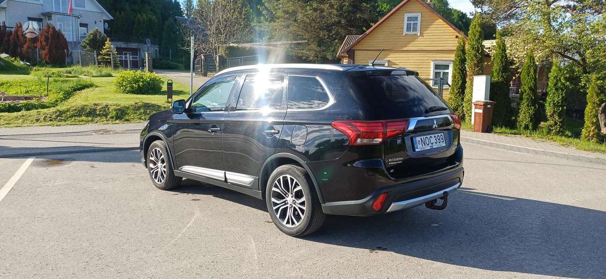 Mitsubishi Outlander, 2.0 l., Минивэн