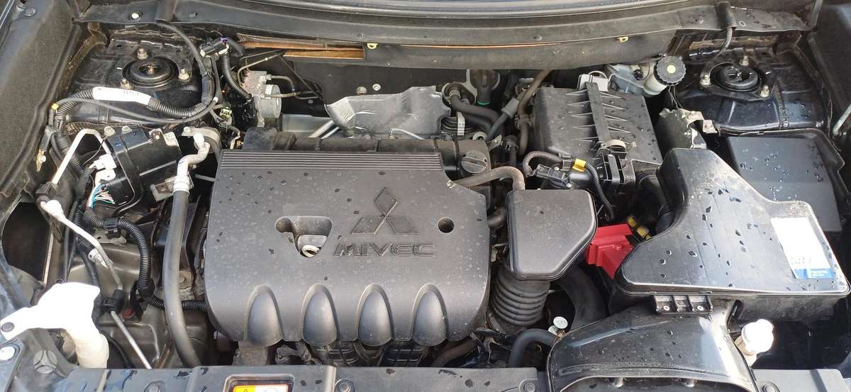 Mitsubishi Outlander, 2.0 l., Минивэн