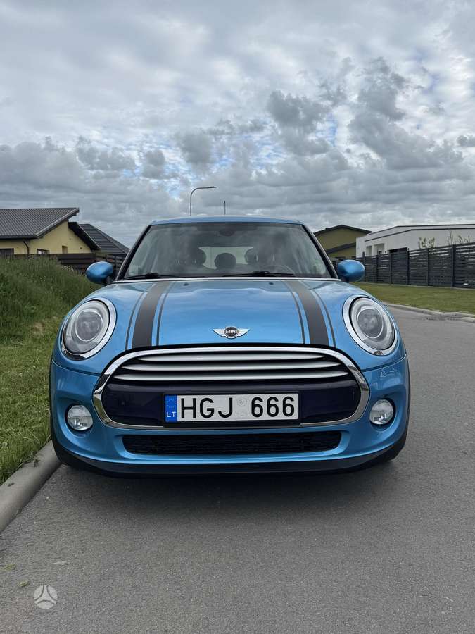Mini Cooper, 1.5 l., hatchback