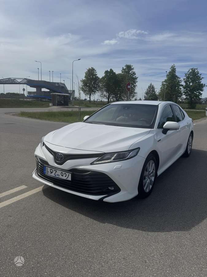 Toyota Camry - 2