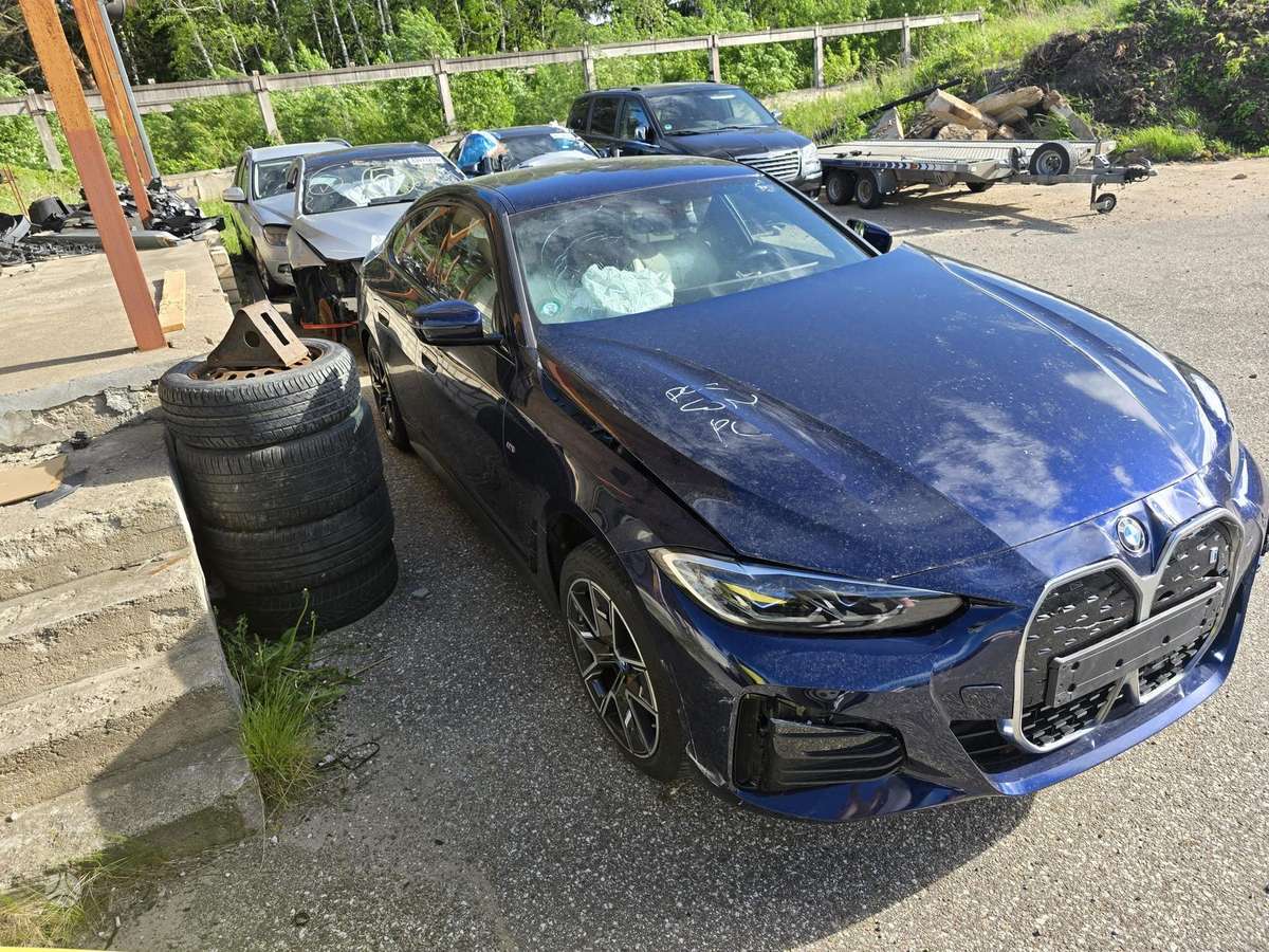 BMW i4, Хэтчбек