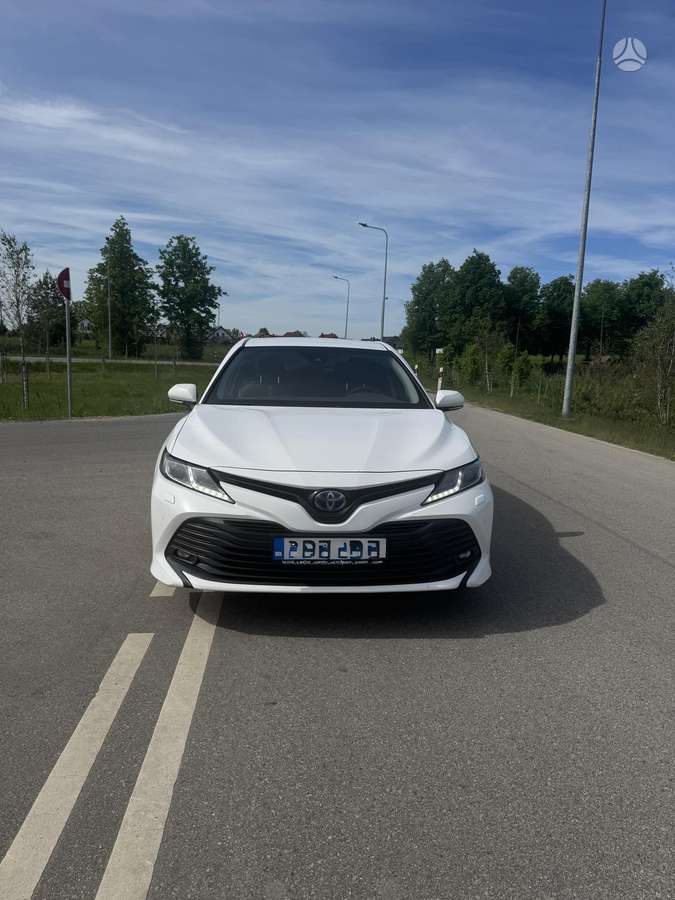 Toyota Camry - 1