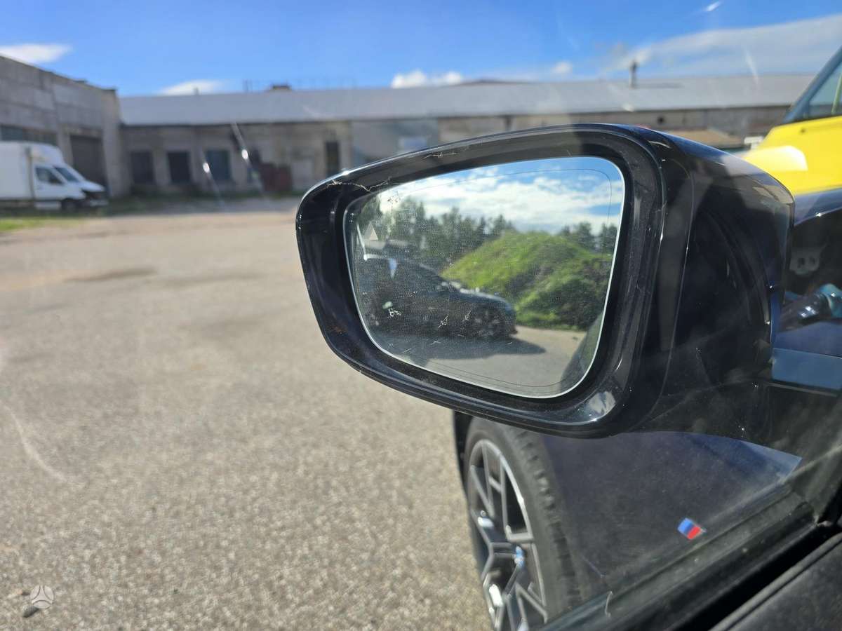 BMW i4, hatchback