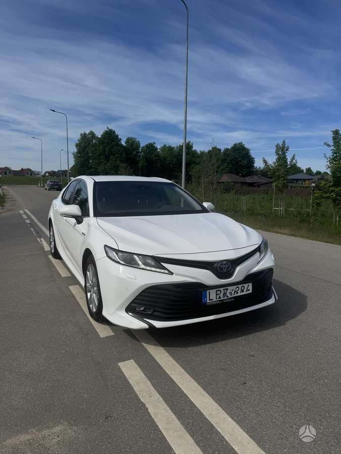 Toyota Camry - 3