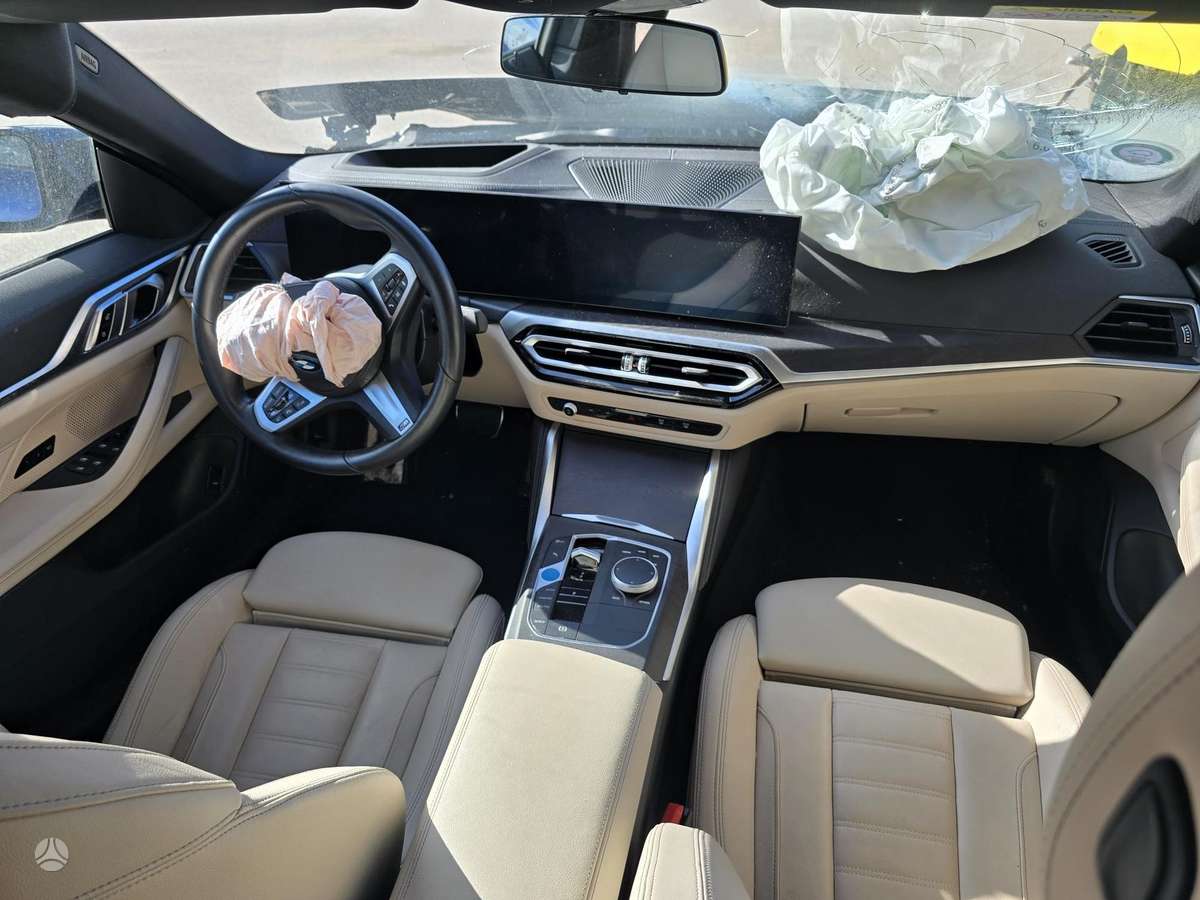 BMW i4, hatchback