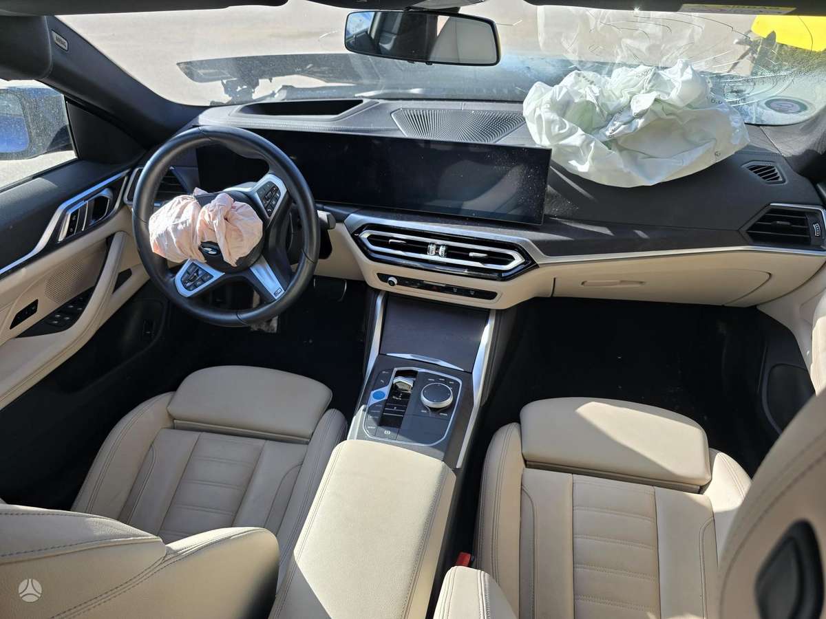 BMW i4, Хэтчбек