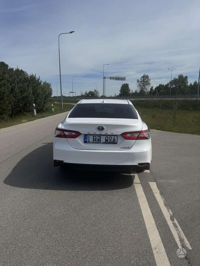 Toyota Camry - 8