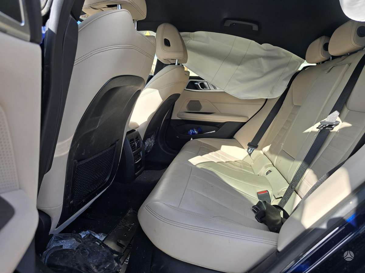 BMW i4, hatchback