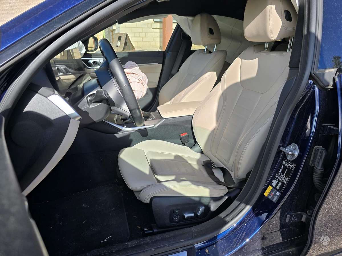 BMW i4, hatchback