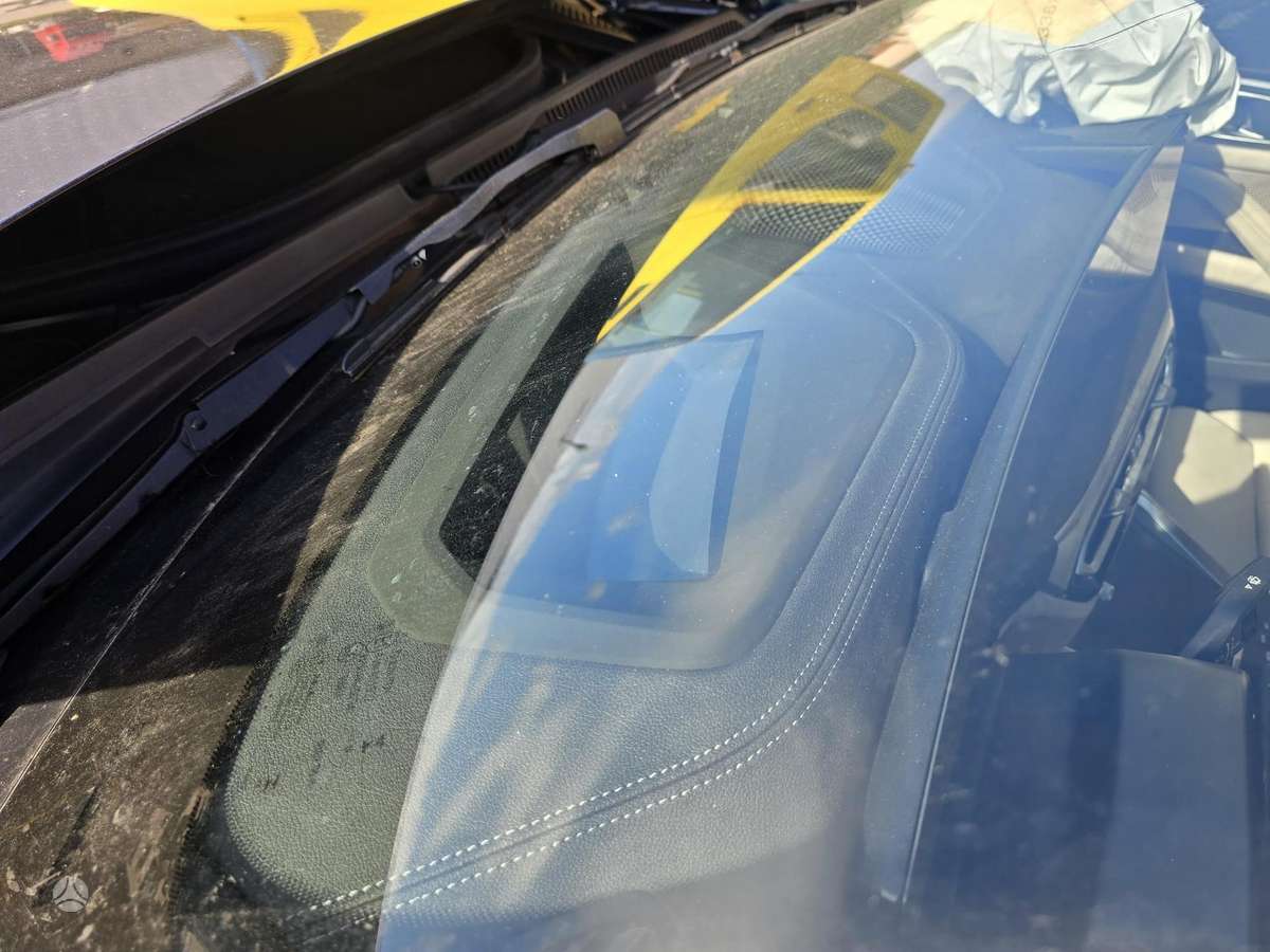 BMW i4, hatchback