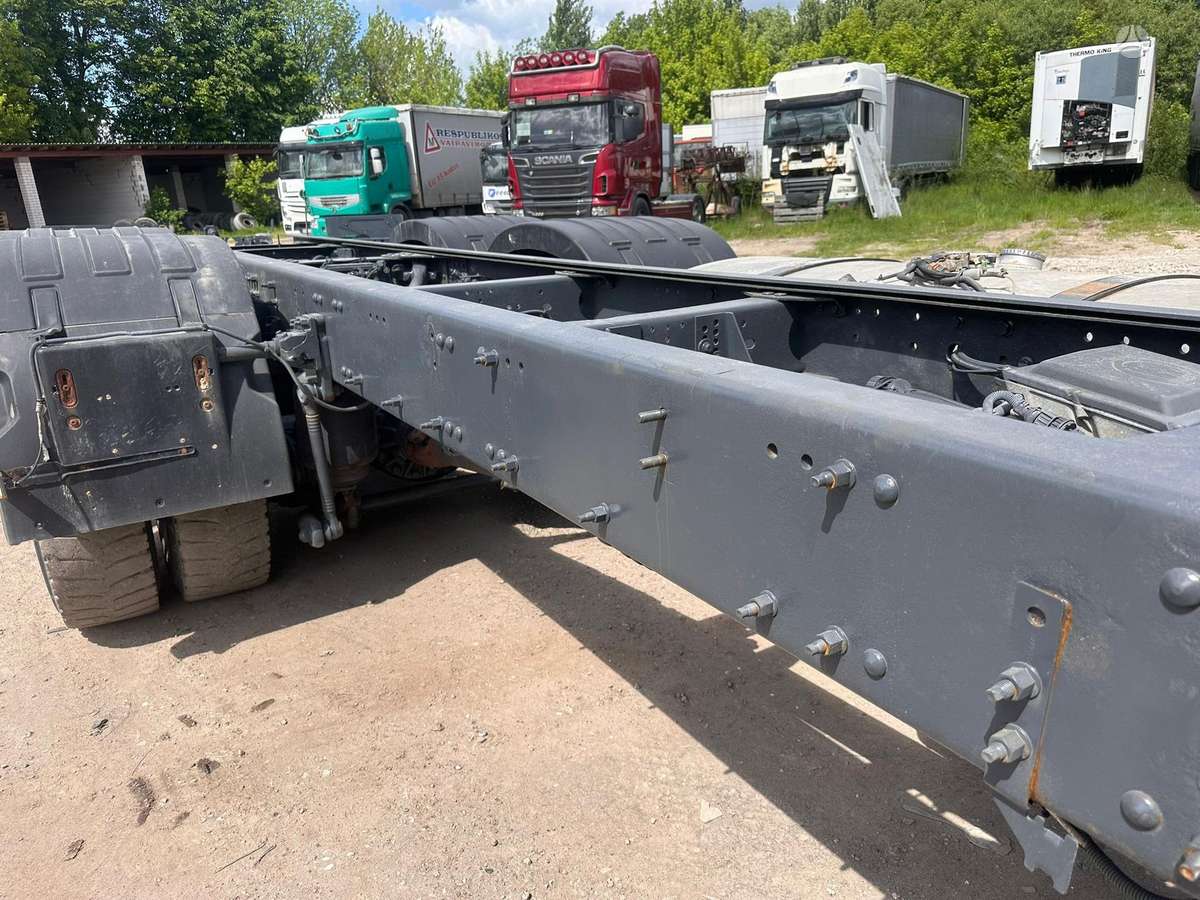 Volvo FM410, manual, шасси