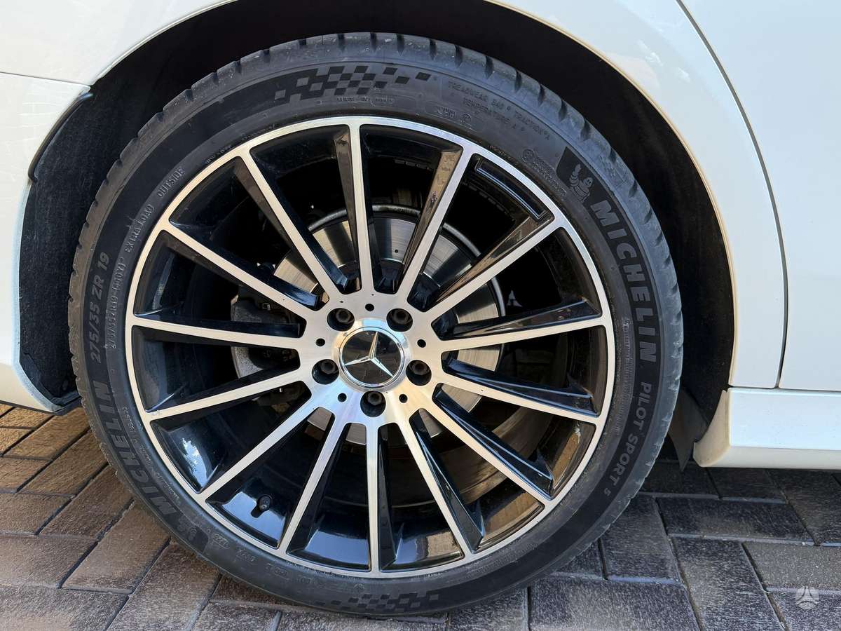 Mercedes-Benz E220, 2.2 l., Седан