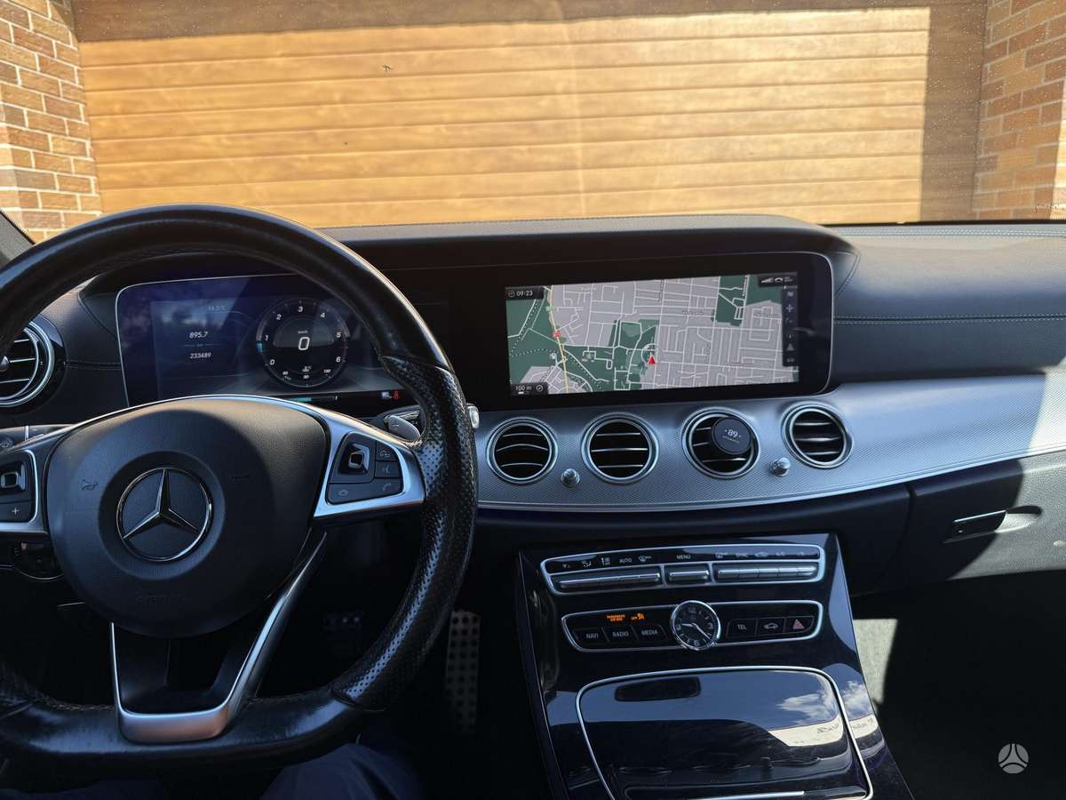 Mercedes-Benz E220, 2.2 l., Седан