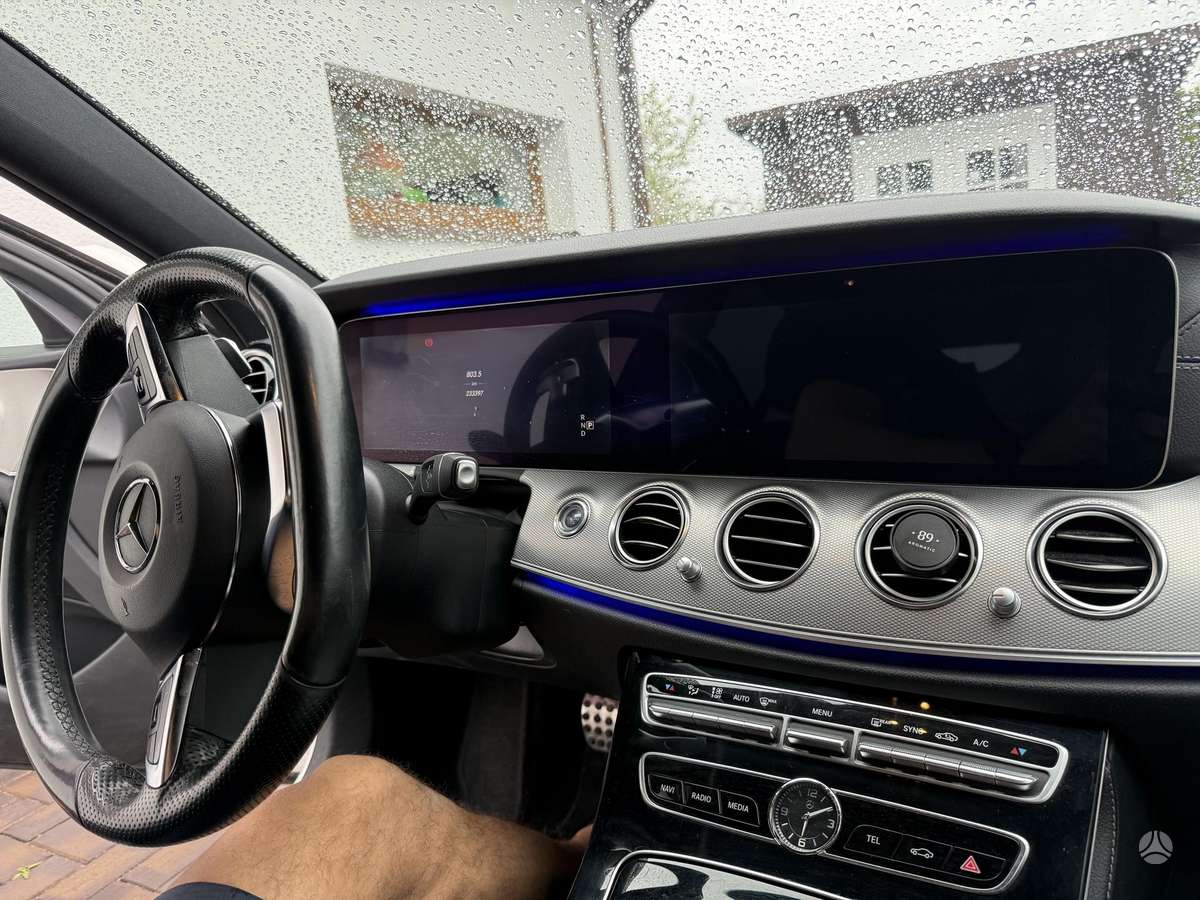 Mercedes-Benz E220, 2.2 l., Седан