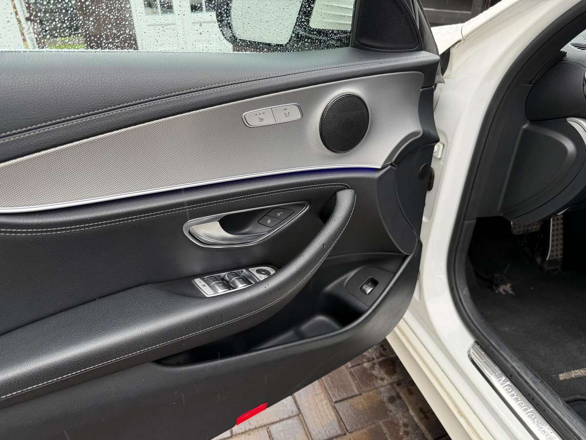 Mercedes-Benz E220, 2.2 l., Седан