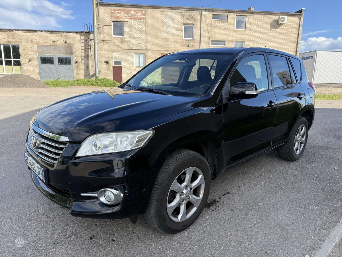 Toyota RAV4 - 1