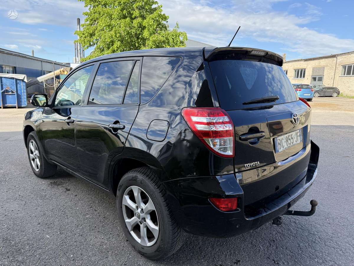 Toyota RAV4 - 5