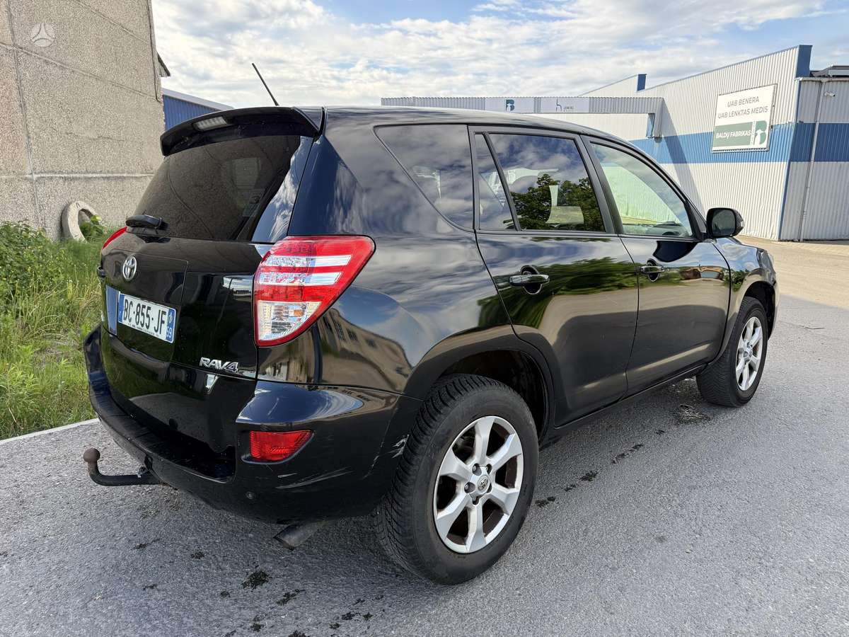 Toyota RAV4 - 9